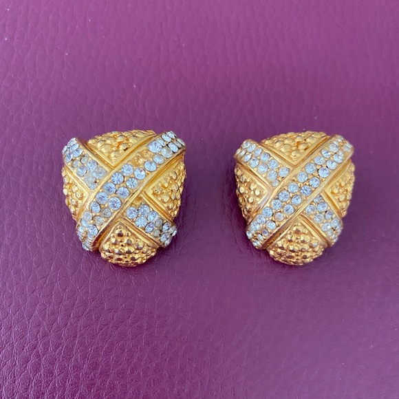 RARE VINTAGE CHUNKY GOLD PAVE CLIP ON DIAMOND EARRINGS - Picture 8 of 9